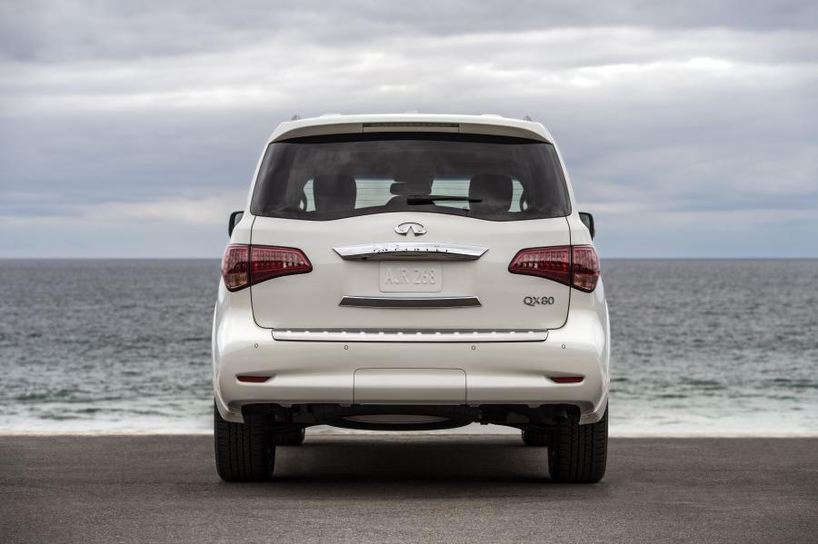  Infiniti QX80 5.6 Signature Edition 2017 года  (NA) (фото 3 из 11)